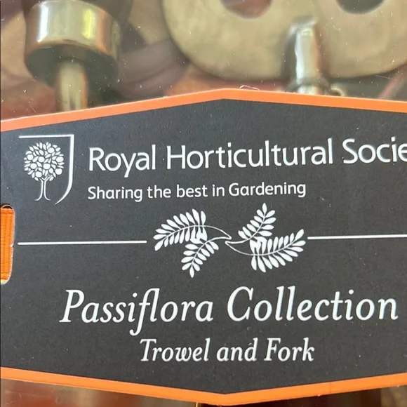 Beautiful gardening tools brand new never used - Picture 4 of 4